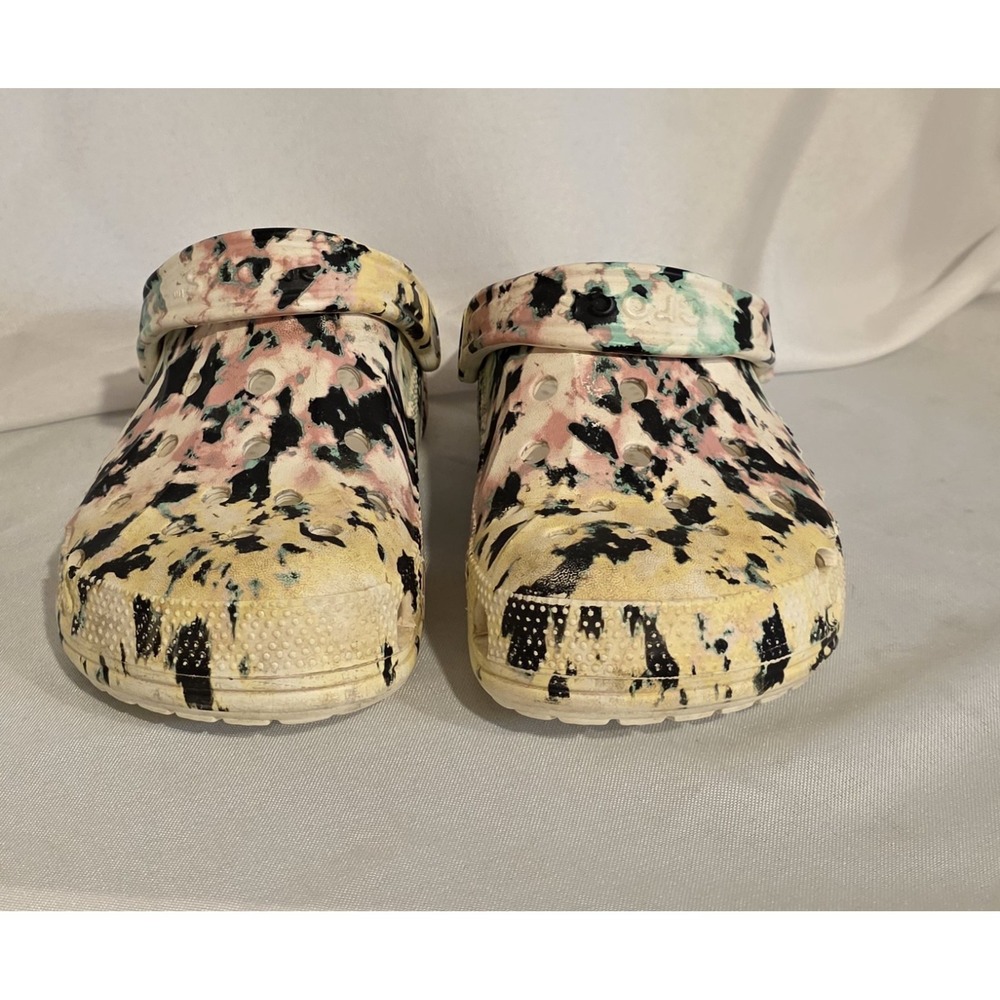 Crocs Baya Tie-Dye Traditional Rubber Clogs. Size‎ Men's 5 Women's 7